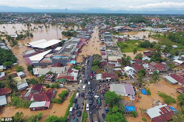 10 Tewas dan Ribuan Warga Mengungsi akibat Banjir di Bengkulu